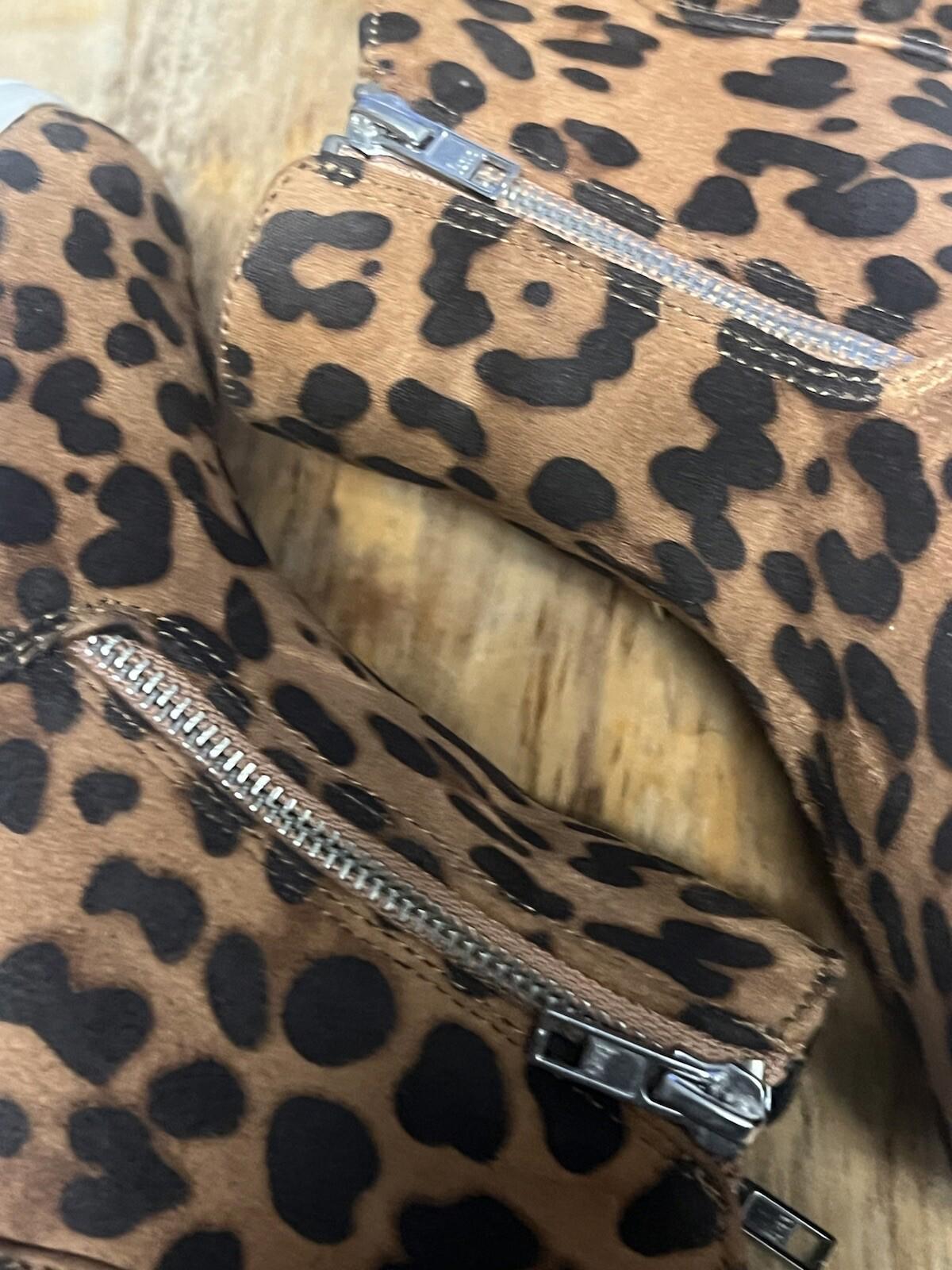 Time And Tru Women 8 faux suede Leopard Print Bootie Zippers