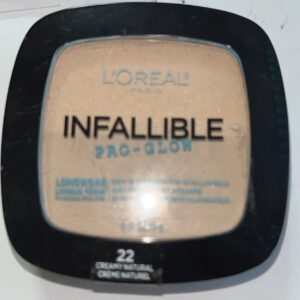 L'Oréal Infallible Pro-Glow Foundation Pressed Powder Makeup-22 CREAMY NATURAL