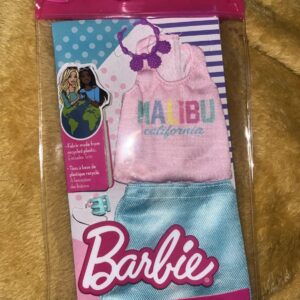 Mattel -Barbie Doll Fashion PACK - Pink Malibu Top, Blue Denim Skirt HBV35