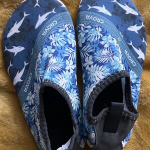 crova toddler shark flower graphics water shoes size 1.5